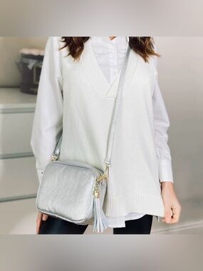 NWT Elie Beaumont London Silver Leather Metallic Crossbody 3 Straps Tassel Bag